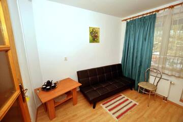 Фото номера Семейный номер с видом на сад Хостелы Hostel Madeira г. Гданьск 5