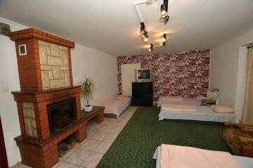 Фото номера Кровать в общем 8-местном номере Хостелы Hostel Madeira г. Гданьск 5