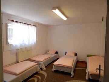 Фото номера Односпальная кровать в общем номере с 4 кроватями Хостелы Hostel Madeira г. Гданьск 2