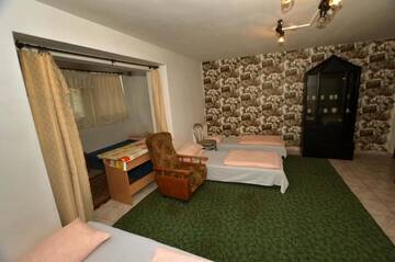 Фото номера Кровать в общем 8-местном номере Хостелы Hostel Madeira г. Гданьск 3