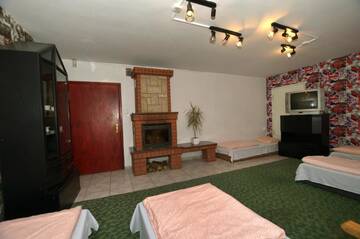 Фото номера Кровать в общем 8-местном номере Хостелы Hostel Madeira г. Гданьск 4