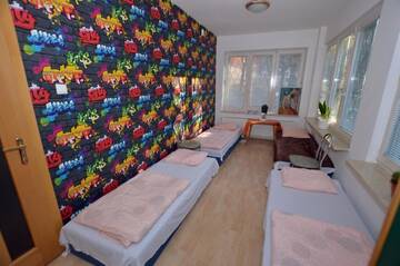 Фото номера Кровать в общем номере с 4 кроватями Хостелы Hostel Madeira г. Гданьск 2