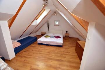 Фото номера Семейный номер Хостелы Hostel Madeira г. Гданьск 5