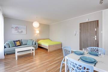 Фото номера Апартаменты-студио с балконом и парковкой Апартаменты Apartamenty Apartinfo Chmielna Park г. Гданьск 3