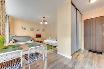 Фото номера Апартаменты-студио с балконом, без парковки Апартаменты Apartamenty Apartinfo Chmielna Park г. Гданьск 3