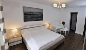Фото номера Номер с кроватью размера «king-size» и балконом Апартаменты Arenaapartments г. Гданьск 9