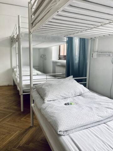 Фото номера Общий шестиместный номер для мужчин и женщин Хостелы Grand Hostel г. Гданьск 8