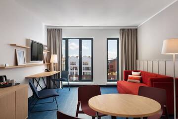 Фото номера Люкс с 2 комнатами Отель Holiday Inn Gdansk - City Centre г. Гданьск 4
