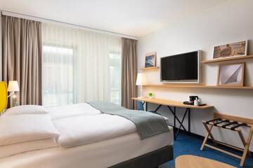 Фото номера Стандартный номер Отель Holiday Inn Gdansk - City Centre г. Гданьск 2