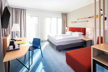 Фото номера Представительский номер с видом на реку Отель Holiday Inn Gdansk - City Centre г. Гданьск 3