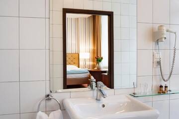 Фото номера Двухместный номер с 2 отдельными кроватями Отель Hotel Gryf г. Гданьск 5