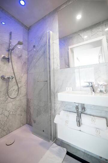 Фото номера Двухместный номер Делюкс с 1 кроватью Отель Hotel Villa Eva г. Гданьск 7